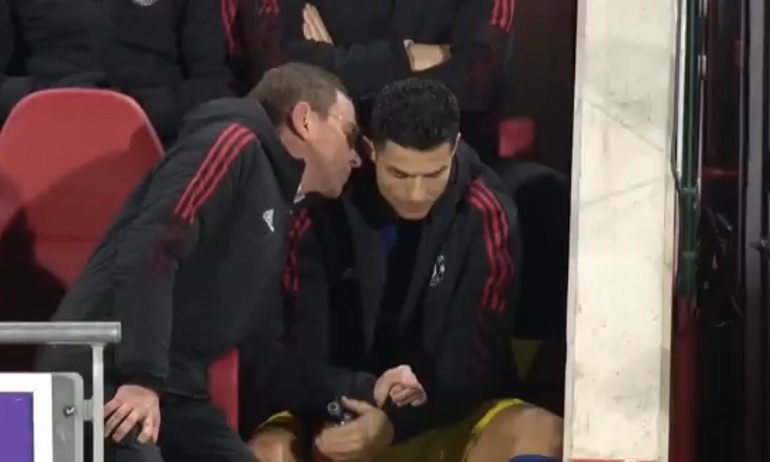 C.Ronaldo bị tố là kẻ đạo đức giả, chắc chắn rời Man Utd - 2 C.Ronaldo bị tố là kẻ đạo đức giả, chắc chắn rời Man Utd - 2