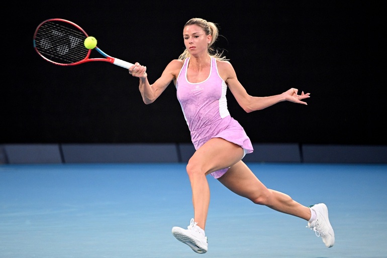Bị loại ở Australian Open, Camila Giorgi vẫn gây sốt với loạt ảnh gợi cảm - 2