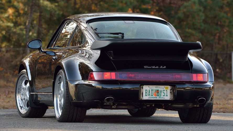 Khám phá xe cổ Porsche 911 Turbo đắt ngang thần gió Pagani Huayra - 2