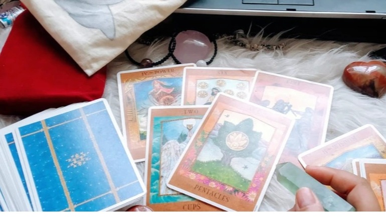 Xem bài Tarot: Lành mạnh hay mê tín? - 2