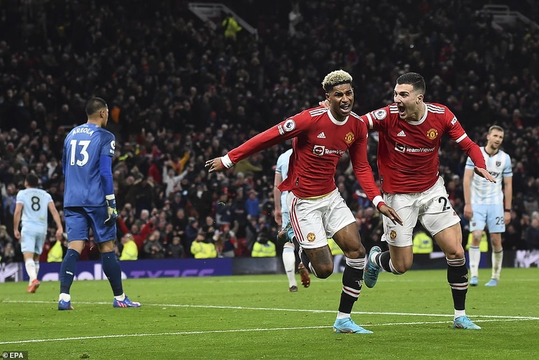 HLV Rangnick thừa nhận mạo hiểm khi Man Utd chơi với 4 tiền đạo - 1