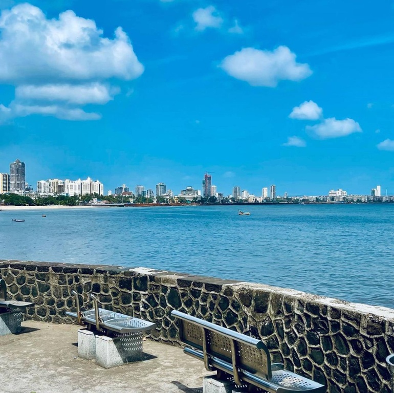 Bên trong dinh thự 14 tầng ở Mumbai của tỷ phú Buffett Ấn Độ - 1 Bên trong dinh thự 14 tầng ở Mumbai của tỷ phú Buffett Ấn Độ - 1