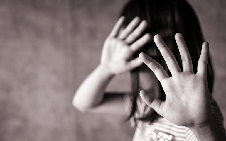 Trẻ bị lạm dụng tình dục: Nỗi ám ảnh kinh hoàng của chuyên gia tâm lý - 1