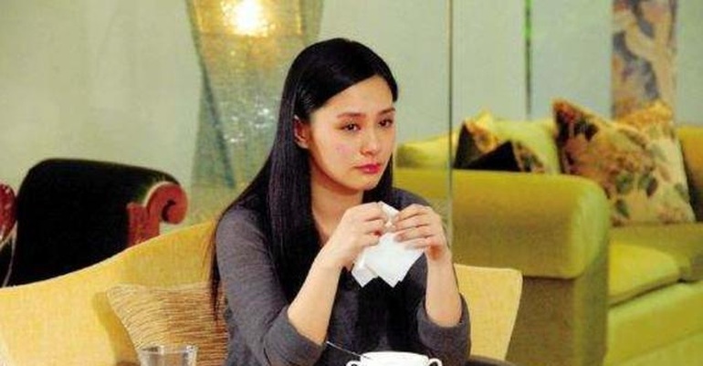 Chung Hân Đồng nói gì khi được hỏi về sự cố ảnh nóng rúng động châu Á? - 2 Chung Hân Đồng nói gì khi được hỏi về sự cố ảnh nóng rúng động châu Á? - 2
