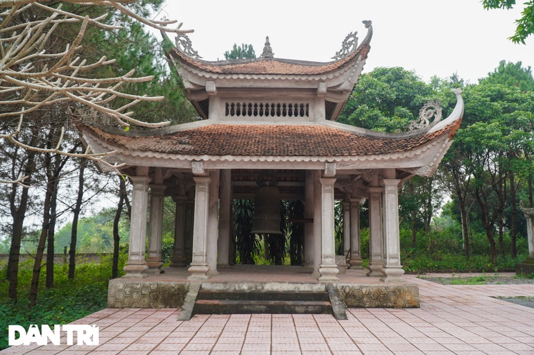 Ngôi chùa cổ nghìn năm tuổi nằm lọt thỏm giữa đồi thông ở Hà Nội - 7