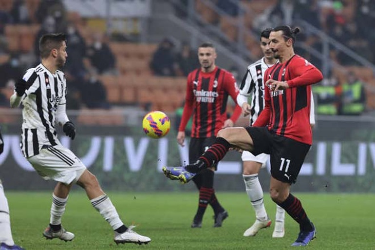 Ibrahimovic chấn thương trong ngày AC Milan chia điểm Juventus - 1