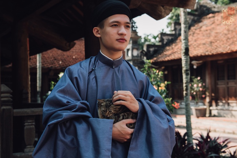 Áo tấc, áo ngũ thân, Nhật Bình... sống lại trong mùa Tết năm nay - 4 Áo tấc, áo ngũ thân, Nhật Bình... sống lại trong mùa Tết năm nay - 4
