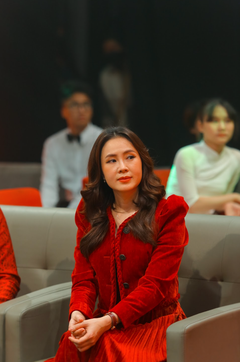 Hoa hậu Thùy Tiên, Thu Quỳnh xuất hiện ở Mùa đoàn tụ 2022 - 2