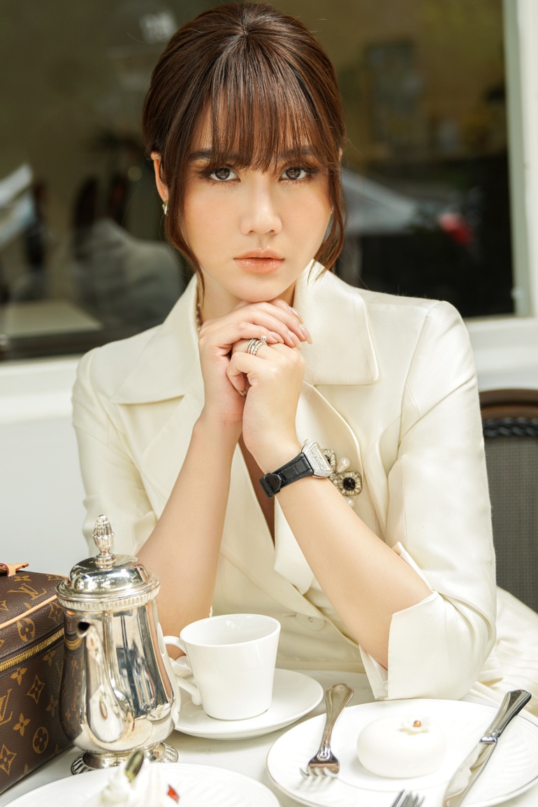 Tết một mẹ, một con của Huyền Lizzie Thương ngày nắng về - 1 Tết một mẹ, một con của Huyền Lizzie Thương ngày nắng về - 1