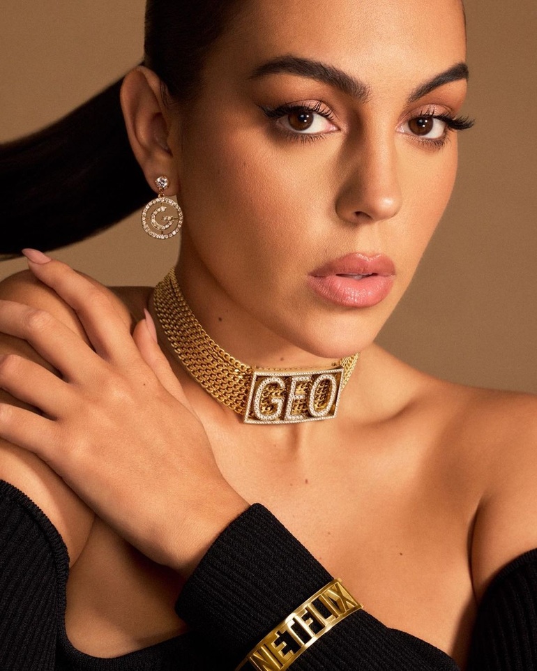 Lọ Lem Georgina Rodriguez phải học cách làm quen với độ giàu của Ronaldo - 3