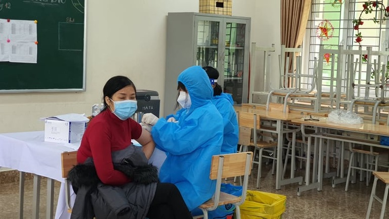 Đạt tỉ lệ 97%, Quảng Ninh phủ sóng vaccine mũi 3 sớm nhất cả nước - 1 Đạt tỉ lệ 97%, Quảng Ninh phủ sóng vaccine mũi 3 sớm nhất cả nước - 1