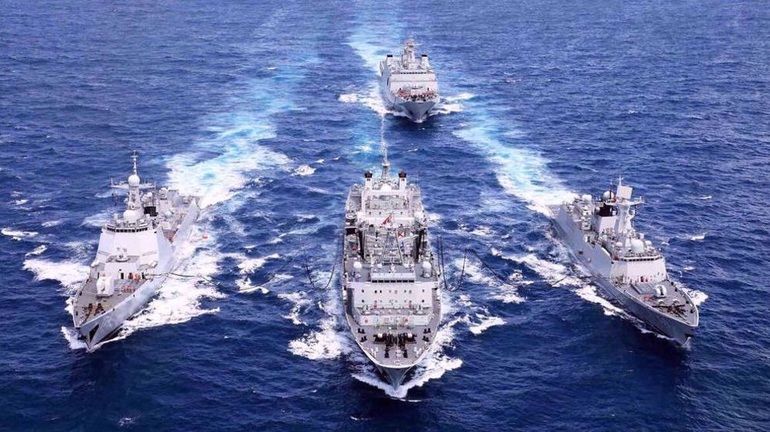 Cận cảnh tàu chiến Nga và Trung Quốc tập trận giữa lúc căng thẳng - 1