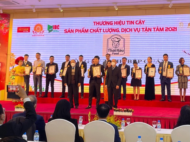 Thái Râu Food đạt cup Chắp cánh thương hiệu Việt sau 3 tháng ra mắt - 1 Thái Râu Food đạt cup Chắp cánh thương hiệu Việt sau 3 tháng ra mắt - 1