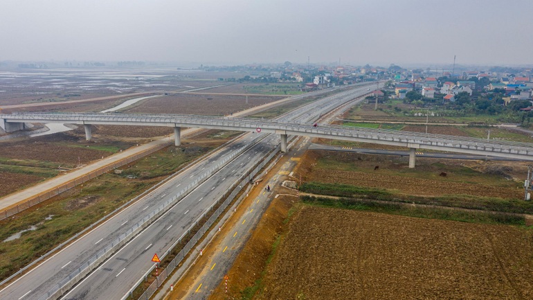 Cho phép lưu thông tạm thời trên cao tốc Cao Bồ - Mai Sơn dịp Tết - 1