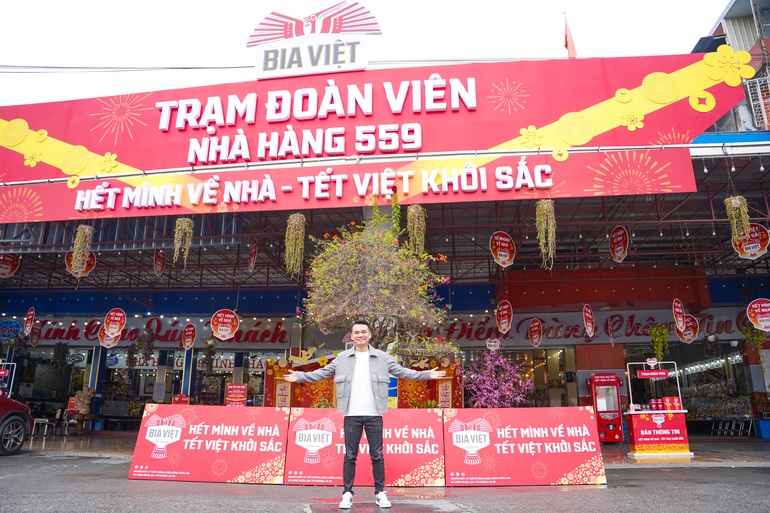 Khắc Việt trải nghiệm tại Trạm Đoàn Viên cho người về quê đón Tết - 1 Khắc Việt trải nghiệm tại Trạm Đoàn Viên cho người về quê đón Tết - 1
