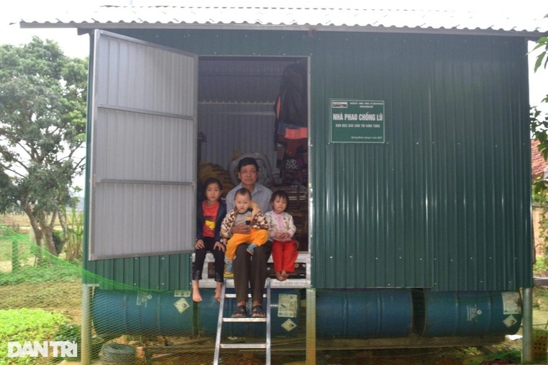 Nhà phao Dân trí - Điểm tựa của người dân vùng rốn lũ - 4 Nhà phao Dân trí - Điểm tựa của người dân vùng rốn lũ - 4