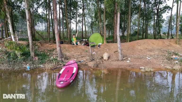 Change the wind to go camping, eat barbecue at a 5.25 km2 lake near Hanoi - 6