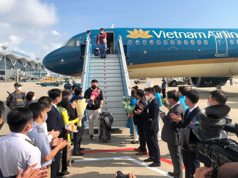 Những chuyến bay xông đất đầu tiên trong ngày mùng 1 Tết Nhâm Dần - 2 Những chuyến bay xông đất đầu tiên trong ngày mùng 1 Tết Nhâm Dần - 2