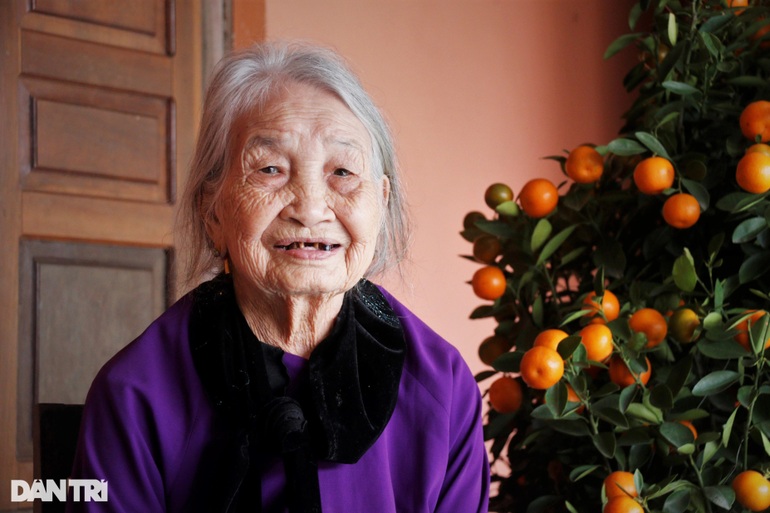 Thán phục cụ bà 101 tuổi vẫn xâu kim, đọc truyện Kiều vanh vách - 3