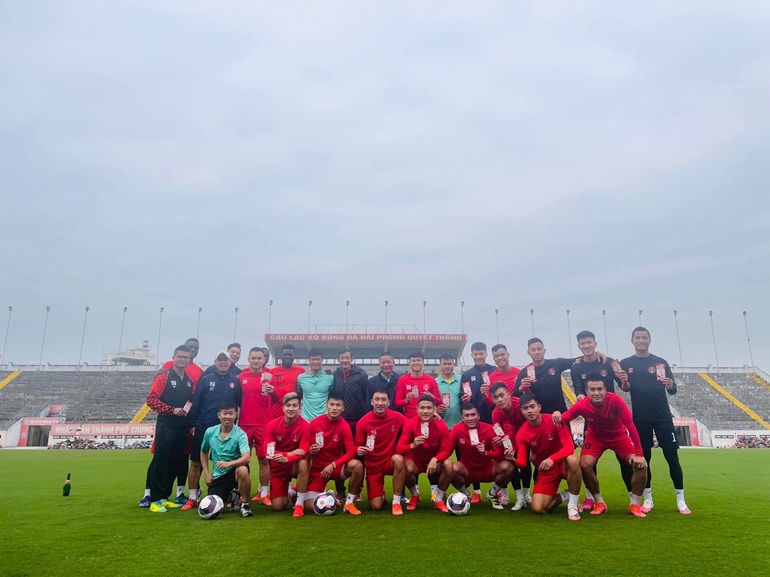 Các đội bóng V-League khai xuân, sẵn sàng cho mùa giải mới - 4 Các đội bóng V-League khai xuân, sẵn sàng cho mùa giải mới - 4