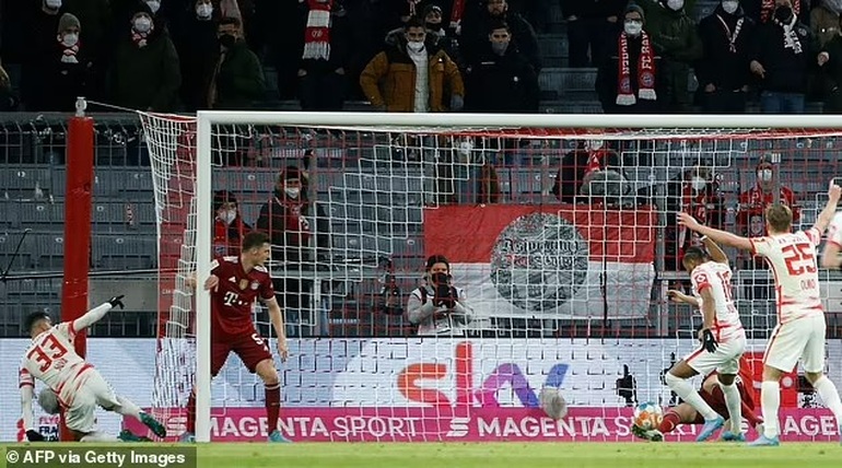 Lewandowski tỏa sáng trong đại chiến giữa Bayern Munich và RB Leipzig - 2 Lewandowski tỏa sáng trong đại chiến giữa Bayern Munich và RB Leipzig - 2