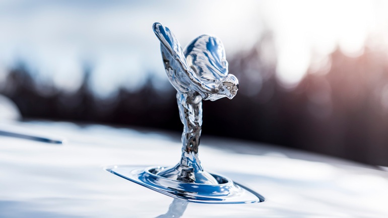 Rolls-Royce thay đổi biểu tượng Spirit of Ecstasy - 2