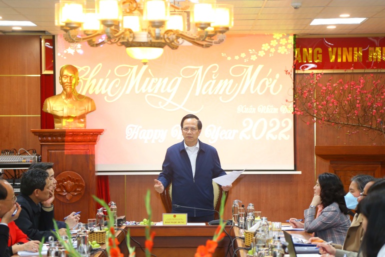 Tổng đài chục triệu đô, sao nhận thông tin trẻ bị bạo hành toàn muộn? - 4