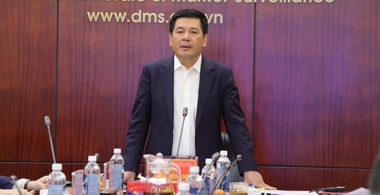 Xăng dầu căng thẳng, rút giấy phép ngay nếu doanh nghiệp vi phạm - 1 Xăng dầu căng thẳng, rút giấy phép ngay nếu doanh nghiệp vi phạm - 1