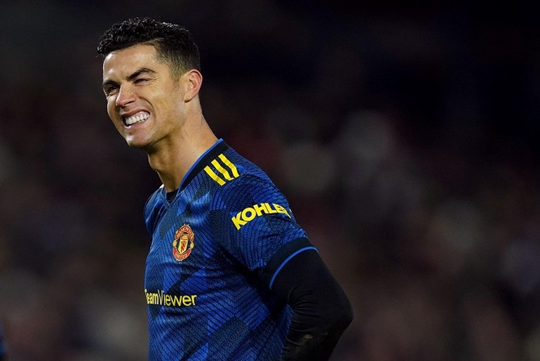 Chạm cột mốc tệ hại, C.Ronaldo có hành động khiến CĐV nổi giận - 3