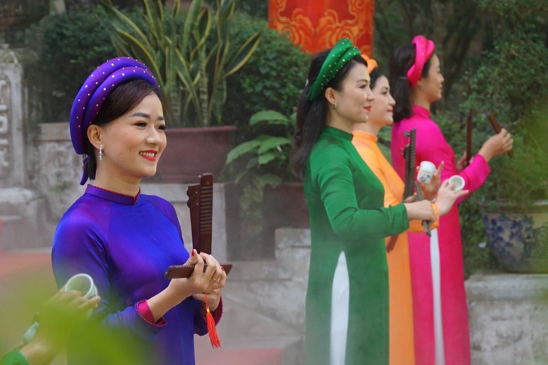 Ấn tượng lễ hội đền Huyền Trân ở cố đô Huế - 7 Ấn tượng lễ hội đền Huyền Trân ở cố đô Huế - 7