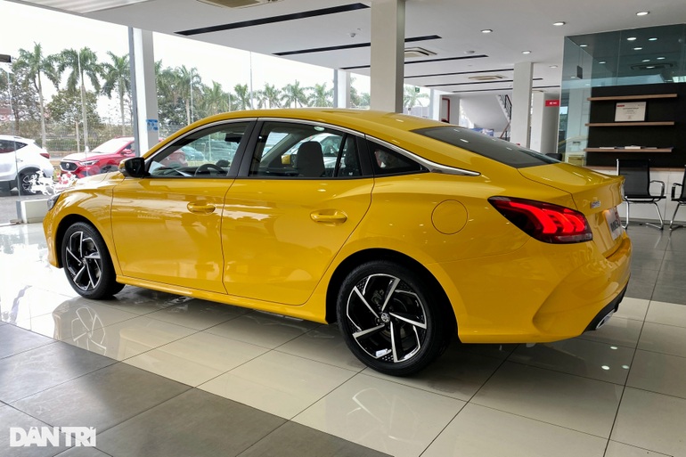 MG5 chốt giá 579 triệu đồng, liệu có cơ hội trước K3 và Elantra? - 2