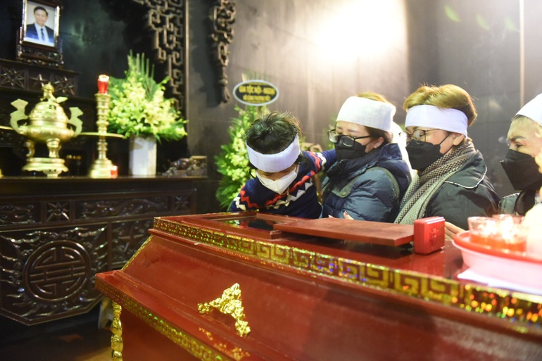 NSND Thu Hà, Trung Hiếu cùng dàn nghệ sĩ đưa tiễn NSƯT Tiến Hợi - 3 NSND Thu Hà, Trung Hiếu cùng dàn nghệ sĩ đưa tiễn NSƯT Tiến Hợi - 3