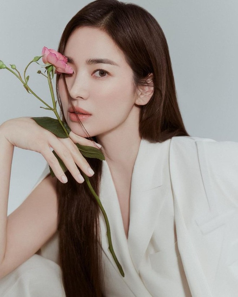 Trước khi hạ cánh bên Son Ye Jin, Hyun Bin hẹn hò toàn mỹ nhân - 4 Trước khi hạ cánh bên Son Ye Jin, Hyun Bin hẹn hò toàn mỹ nhân - 4