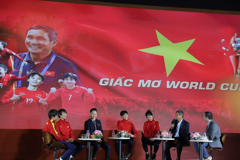 Sự trăn trở của HLV Mai Đức Chung đằng sau tấm vé dự World Cup 2023 - 1