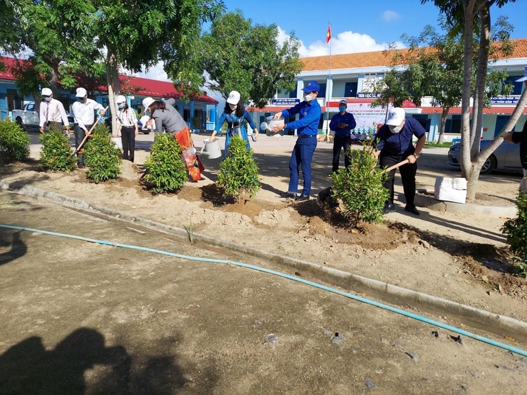 Toyota Việt Nam tặng cây xanh và sân chơi cho trường học ở tỉnh Khánh Hòa - 3