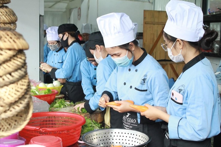 Học quản trị bếp có thể làm thuê, làm chủ, hoặc ra nước ngoài làm việc - 3