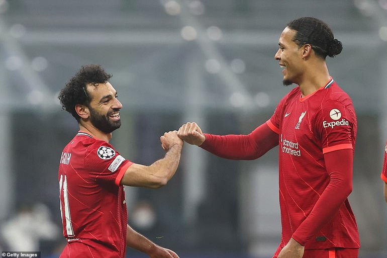 Salah lập công, Liverpool mở toang cánh cửa vào tứ kết Champions League - 1