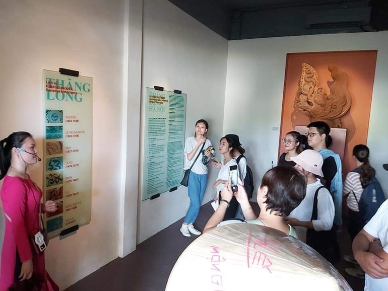 Nhóm sinh viên đoạt giải nhất về phát triển du lịch Hoàng thành Thăng Long - 3