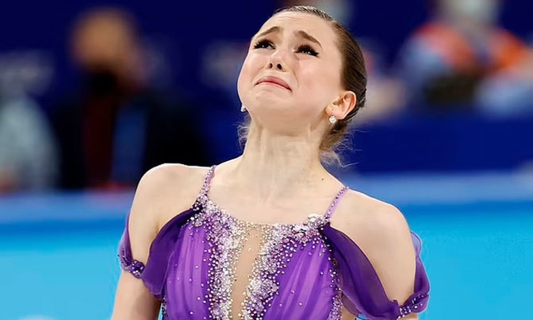 Thiên thần nước Nga khóc nức nở khi thi đấu ở Olympic - 2