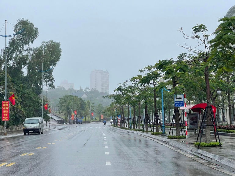 Số F0 vượt ngưỡng 2.000 ca/ngày, nhiều hàng quán tự đóng cửa - 6 Số F0 vượt ngưỡng 2.000 ca/ngày, nhiều hàng quán tự đóng cửa - 6