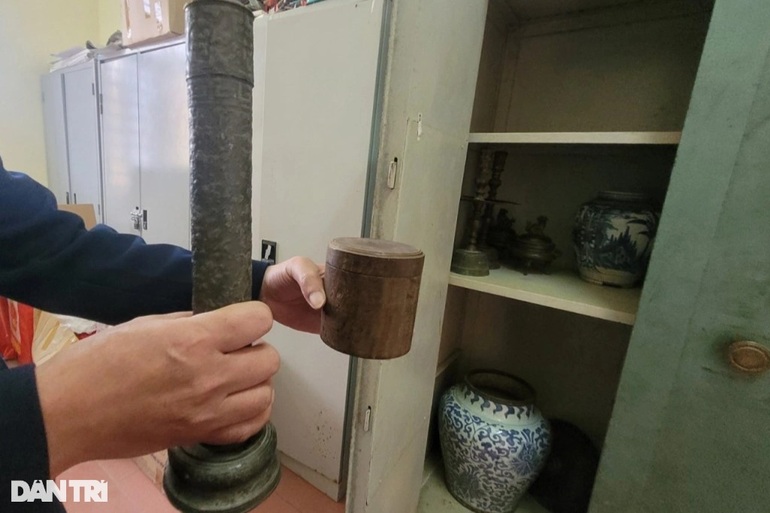 Bí ẩn đĩa đá cổ và đôi đũa thử độc của vua Lê - 5 Bí ẩn đĩa đá cổ và đôi đũa thử độc của vua Lê - 5