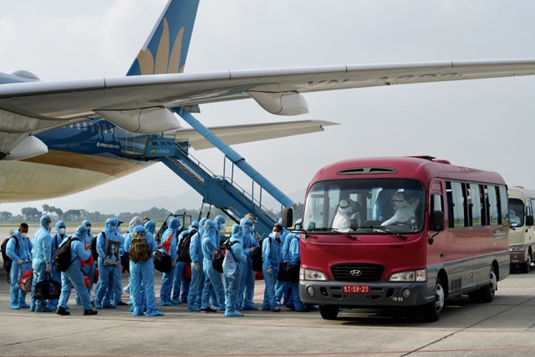 Vụ nhận hối lộ tại Cục Lãnh sự: Quy trình phê duyệt chuyến bay giải cứu  - 1