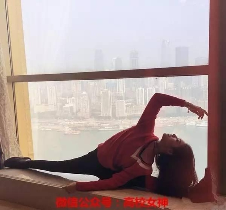 Trầm trồ trước tài bẻ lưng, xoạc chân của nhiều diễn viên Trung Quốc - 9 Trầm trồ trước tài bẻ lưng, xoạc chân của nhiều diễn viên Trung Quốc - 9