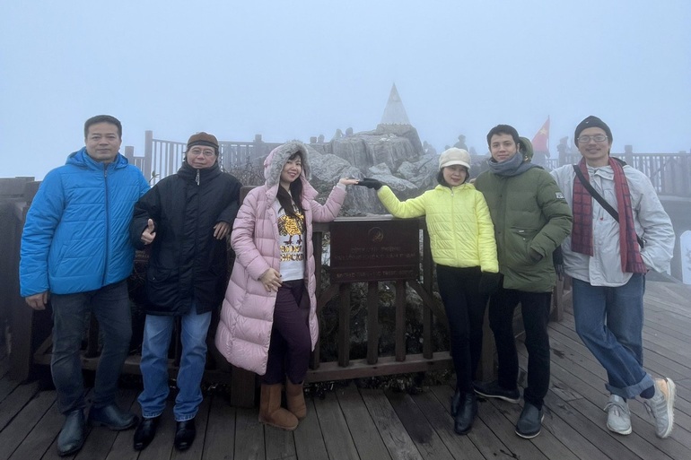Những người không săn tuyết, lên đỉnh Fansipan vì trải nghiệm và chinh phục - 2 Những người không săn tuyết, lên đỉnh Fansipan vì trải nghiệm và chinh phục - 2