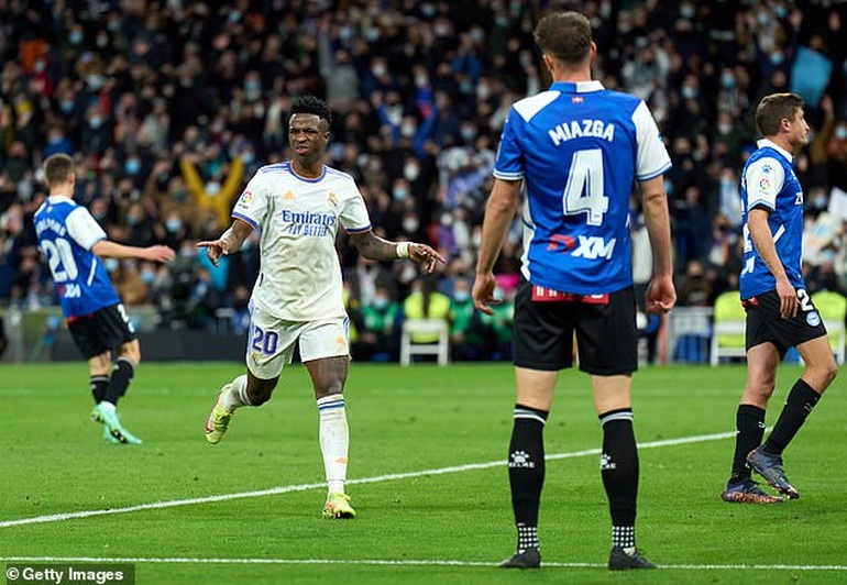 Thắng đậm Alaves, Real Madrid vững ngôi đầu bảng La Liga - 3