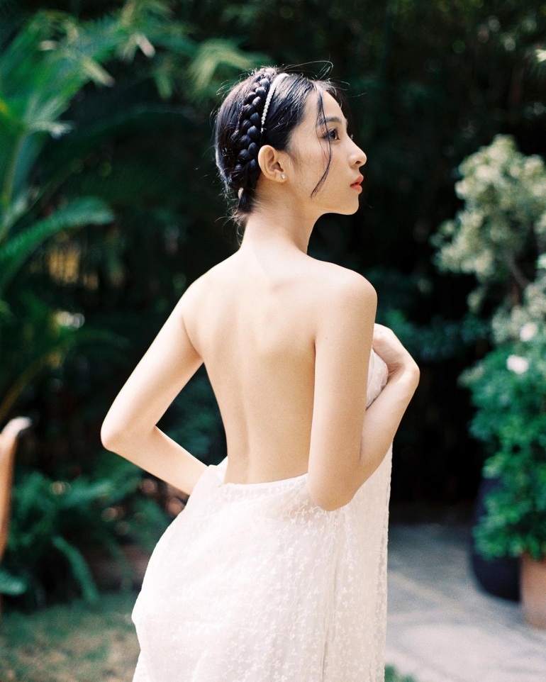 Nữ sinh trường ĐH Hoa Sen: Chỉ đẹp ở ngoại hình thôi chưa đủ - 3 Nữ sinh trường ĐH Hoa Sen: Chỉ đẹp ở ngoại hình thôi chưa đủ - 3