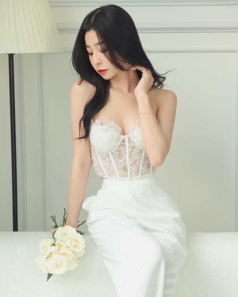 Nữ sinh trường ĐH Hoa Sen: Chỉ đẹp ở ngoại hình thôi chưa đủ - 4 Nữ sinh trường ĐH Hoa Sen: Chỉ đẹp ở ngoại hình thôi chưa đủ - 4