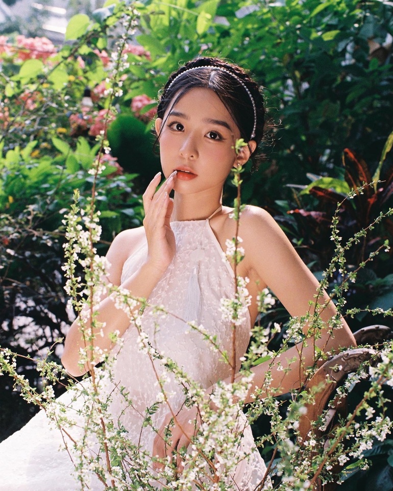Nữ sinh trường ĐH Hoa Sen: Chỉ đẹp ở ngoại hình thôi chưa đủ - 5 Nữ sinh trường ĐH Hoa Sen: Chỉ đẹp ở ngoại hình thôi chưa đủ - 5