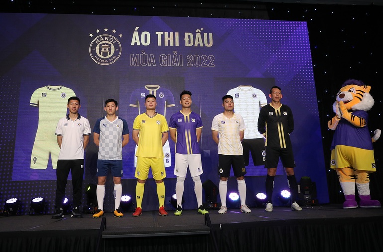 HLV CLB Hà Nội tiết lộ đối thủ chính ở cuộc đua vô địch V-League 2022 - 2 HLV CLB Hà Nội tiết lộ đối thủ chính ở cuộc đua vô địch V-League 2022 - 2