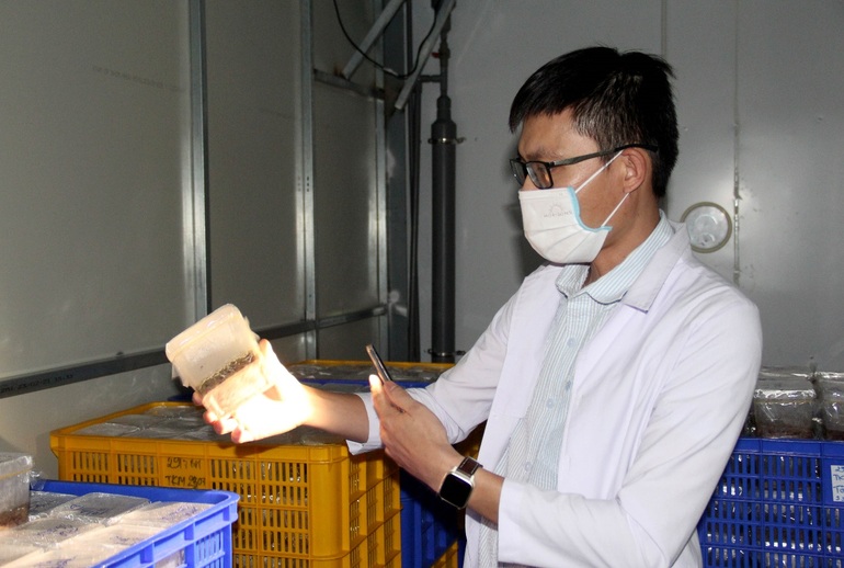 Bình dân hóa đông trùng hạ thảo, đôi bạn U40 khởi nghiệp kiếm bộn - 2 Bình dân hóa đông trùng hạ thảo, đôi bạn U40 khởi nghiệp kiếm bộn - 2